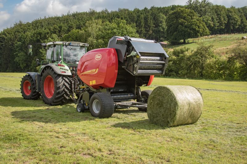 Fixed Chamber round balers - VICON RF 4225, maximal capacity in all crop conditions, the system ensures maximal bale rotation