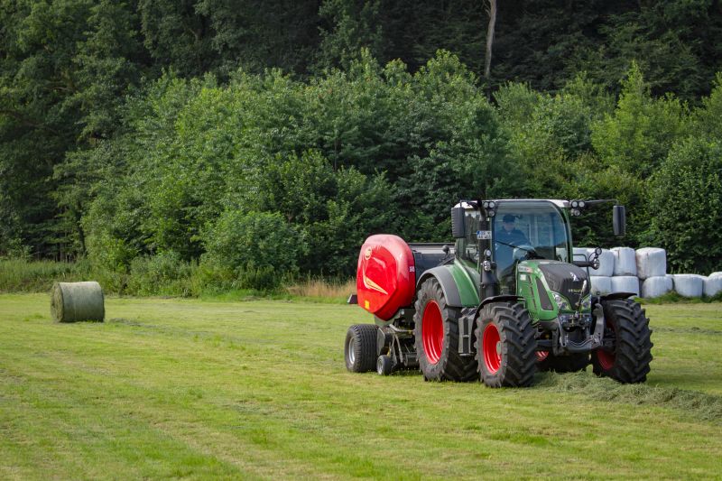 Fixed Chamber round balers - VICON RF 4325, produced for profesional and intensive operation