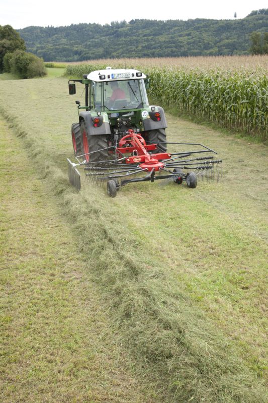 Single Rotor Rakes - VICON ANDEX 323-353-394-424T-434-474T, designed for low power tractors, but still provides great working width