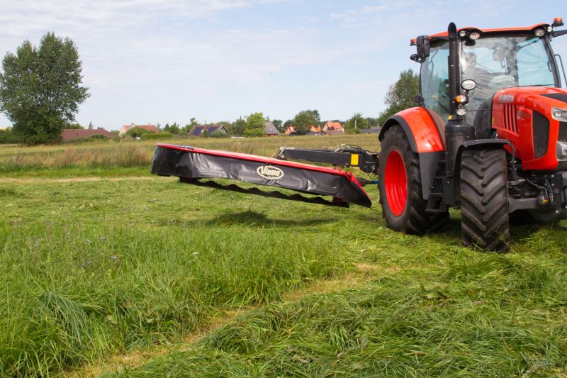 Plain Mowers - VICON EXTRA 432H - 436H - 440H - REAR MOUNTED DISC MOWERS, a disc mower with hydraulic suspension and high performance during field operation