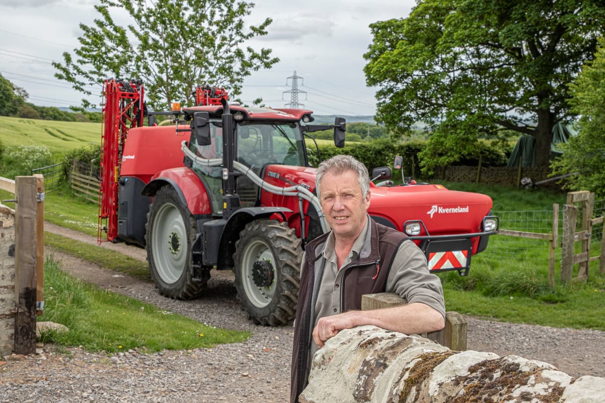 Kverneland - BEZSTRESOWY OPRYSK Z OPRYSKIWACZEM ZAWIESZANYM KVERNELAND