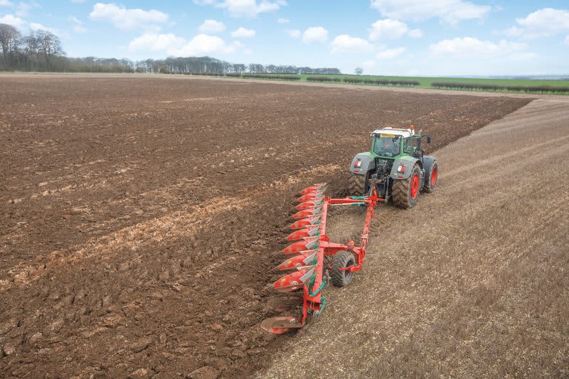 Reversible Semi-Mounted Ploughs - Kverneland PN RN easy to adjust and cost efficient ploughing,  semi-mounted reversible plough