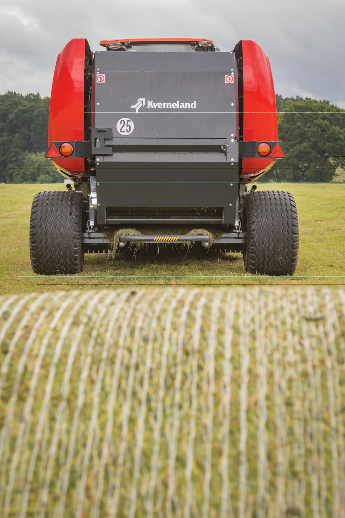 Fixed Chamber round balers - Kverneland 6350 Plus, produced for efficient use and silage conditions