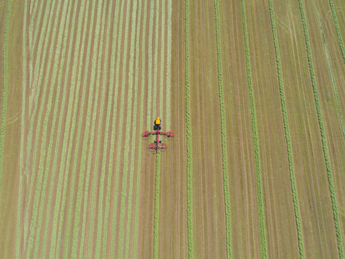 Four Rotor Rakes - Kverneland 97150 C, optimal ground pressure with high output and capacity