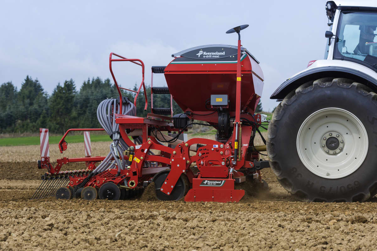 Kverneland e-drill maxi pluss, combined grain and fertilizer model