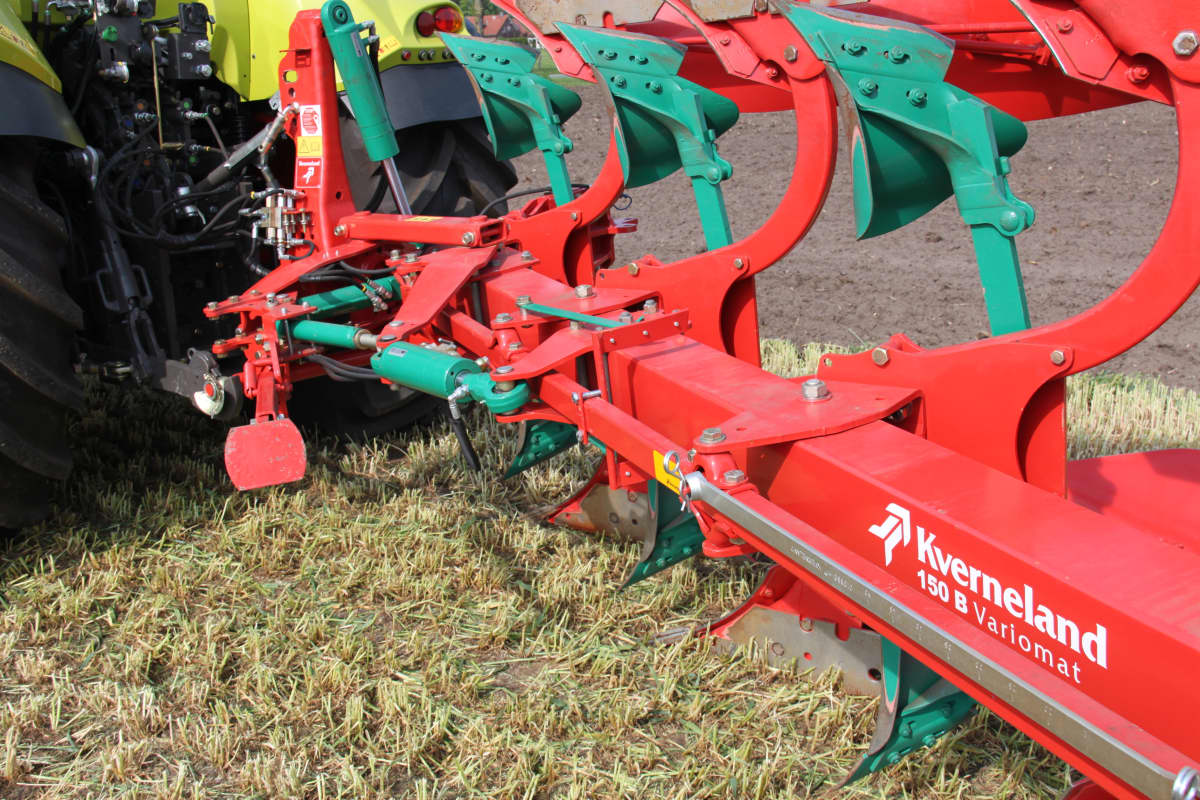 Reversible Mounted Ploughs - Kverneland 150 B Variomat, easy to adjust, wide range of accessories