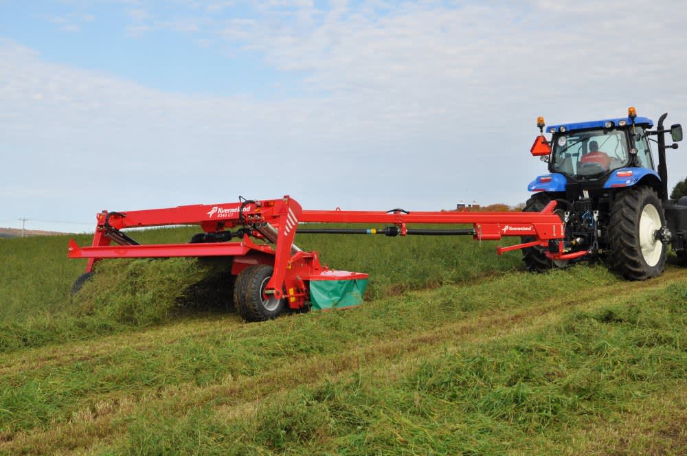 Mower Conditioners - Kverneland 4300 LT LR CT CR, Centre Pivot Drawbar, Cutterbar with Round Discs, SuperFloat, BX Swath Belt, FlipOver Widespreading, SemiSwing Steel Tine Conditioning &amp;amp; Chevron Roller Conditioning