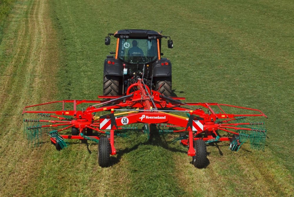 Double Rotor Rakes - Kverneland 9472 C - 9472 C Hydro - 9476 C, TerraLink Quattro provides optimal ground following on field