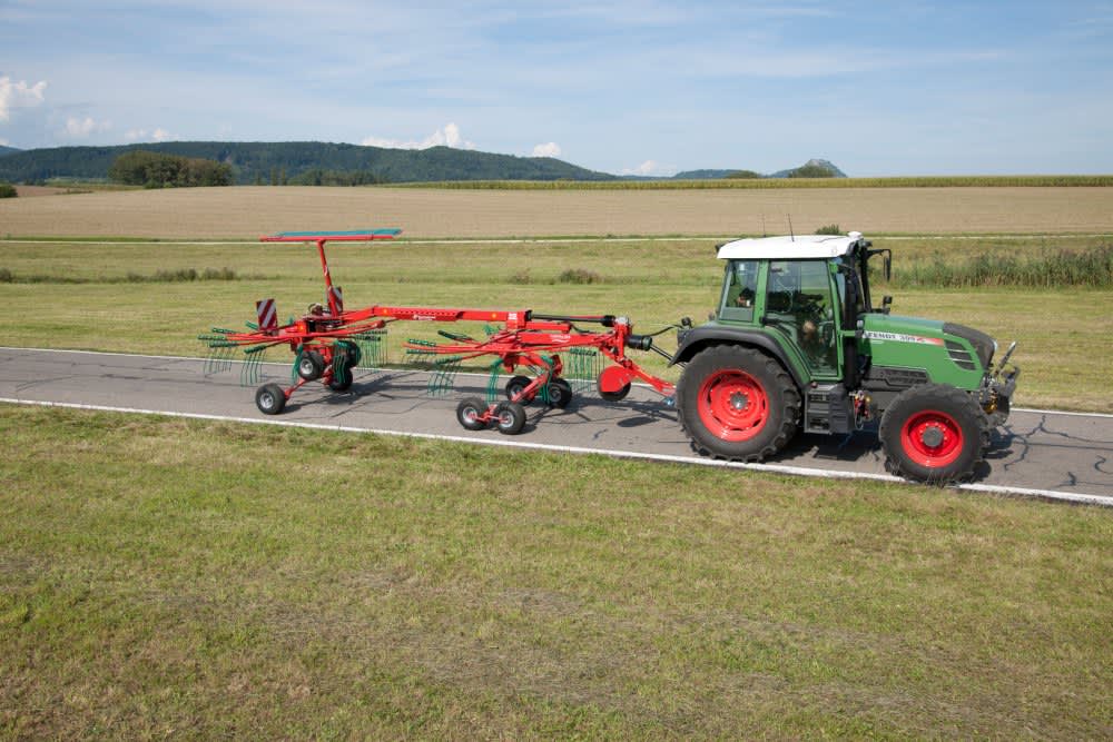 Double rotor rakes - Kverneland 9471 S EVO - 9471 S VARIO, transport width of only 3.0 meter
