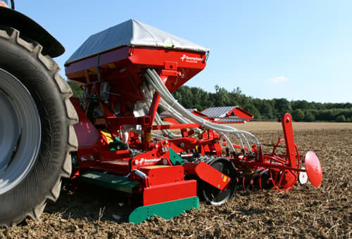 Pneumatic seed drills - Kverneland DA equipped with a 1000 rpm V-belt drive