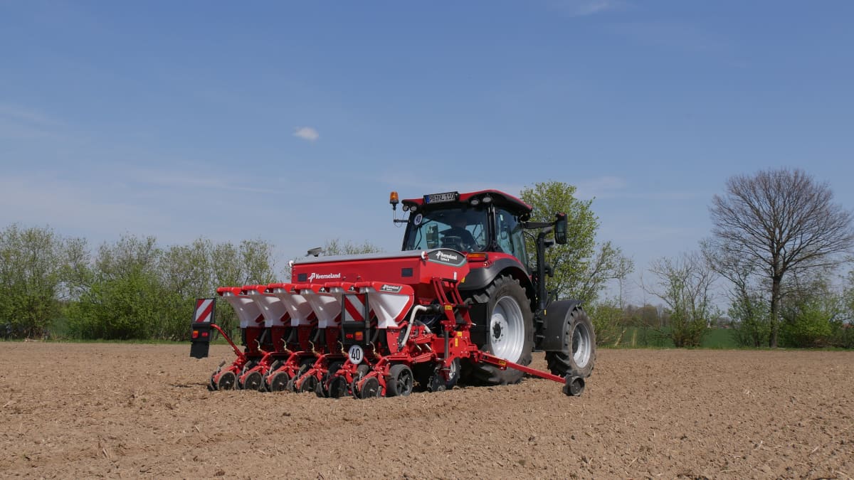 Kverneland Optima R, semoir pneumatique universel de précision pour le maïs, le tournesol, les haricots etc... rentable et robuste