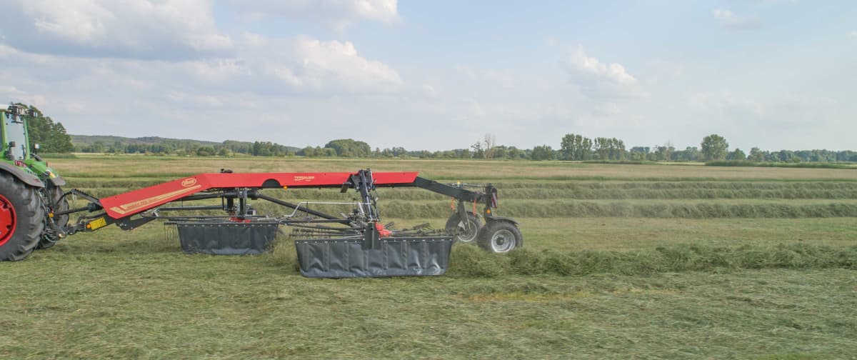 Double Rotor Rakes - VICON ANDEX 705 EVO - 705 VARIO, operating on field with high performance and precision