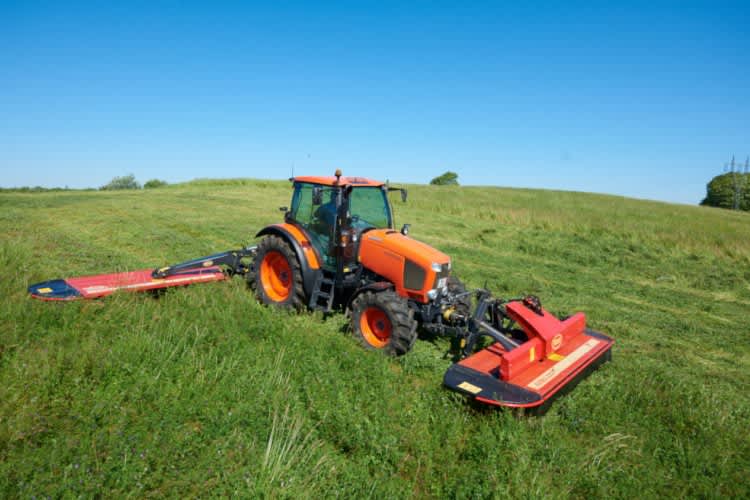 Plain Mowers - VICON EXTRA 328 - 332 - 336 - 340 - REAR MOUNTED DISC MOWERS, vertical and safe transportation, attractive for smaller farms