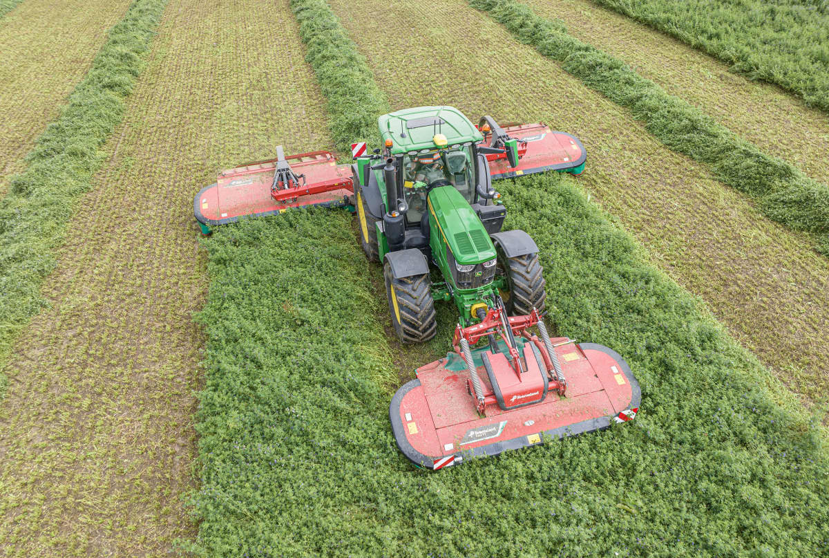 WH Gittins & Sons 53100MT triple mower