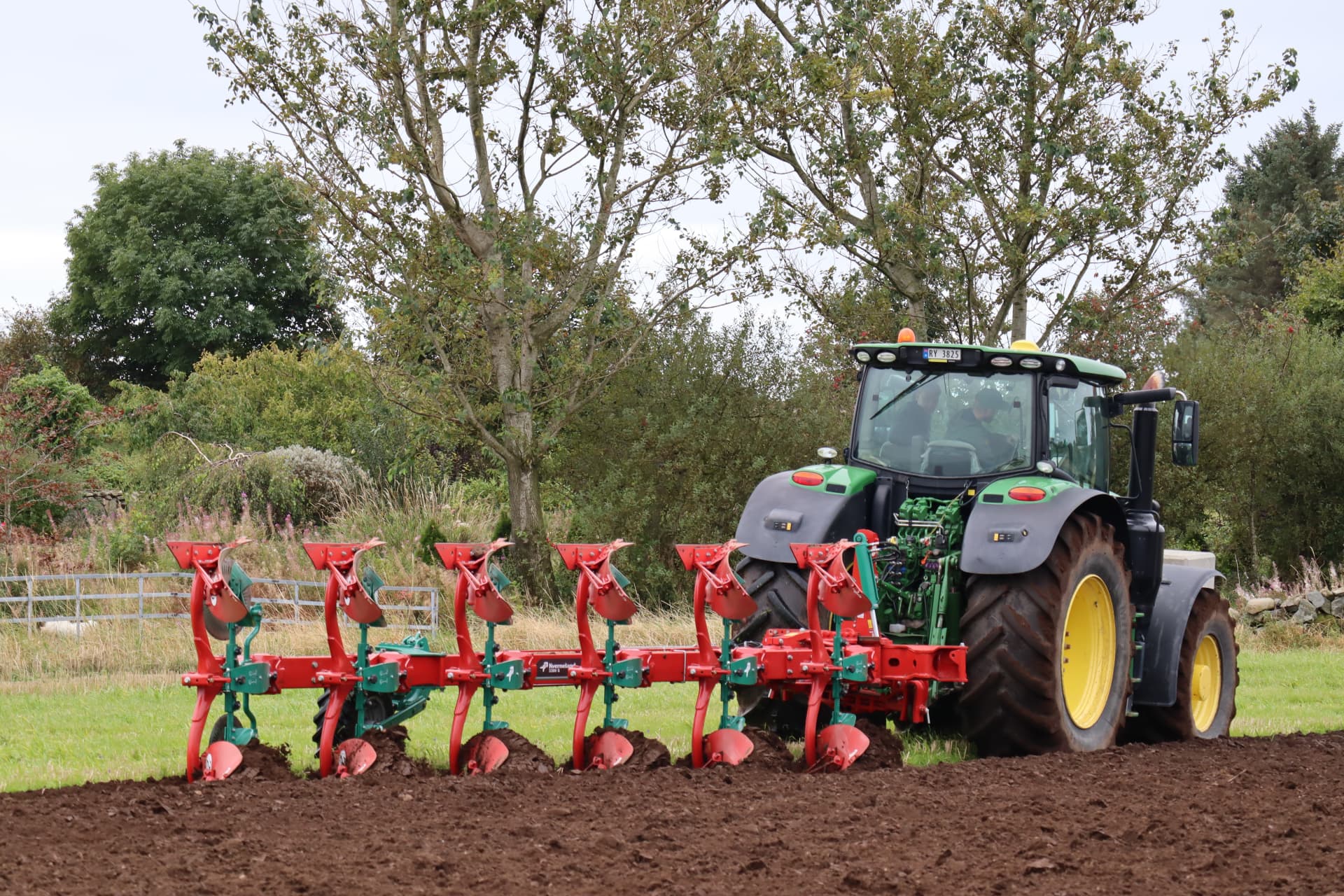 Kverneland 3300 S plough in the field