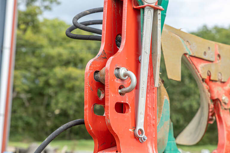 Kverneland - Top link fitting
