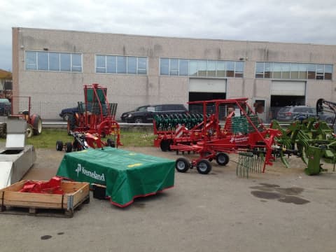 Agricola Industriale Macchine espone le attrezzature Kverneland al suo ''porte aperte''