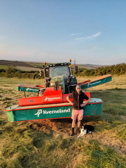 KVERNELAND PLAIN TRIPLE DISC MOWER BOOSTS HAY-MAKING OUTPUT