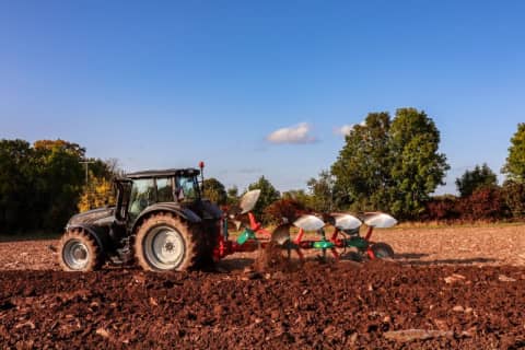 New Generation of Ploughs: Kverneland 2300 S Variomat