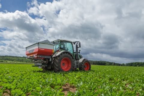 Spreading Equipment - Kverneland Exacta CL geospred, intelligent spreader with GPS for medium size farms