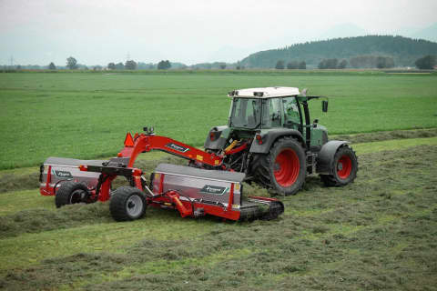 Andaineurs à tapis produits courts Kverneland
