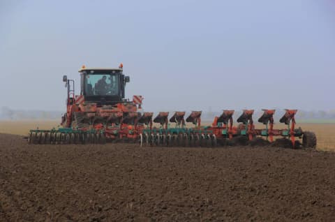 Press Release -24 hours ploughing, 103.5 hectares on one tank.  - Nov 2016