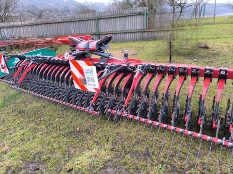 Kverneland - Kverneland Helios 2064F