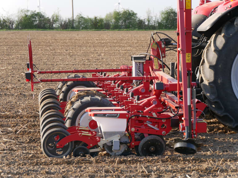 Kverneland Unicorn, precision in all soil conditions, great range of tools