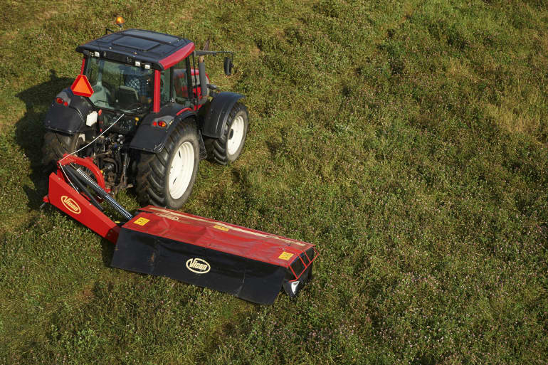 Plain Mowers - VICON EXTRA 228 - 232 - REAR MOUNTED DISC MOWERS, side mounted mowers working angles up to 35°