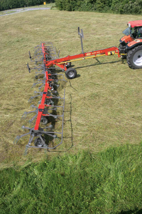 Tedders, Trailed - VICON FANEX 1404C, easy to use in operations and also works with low power tractors