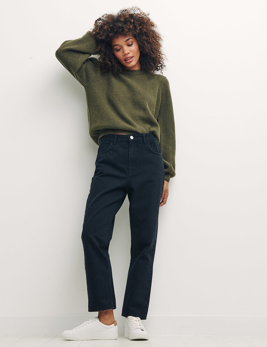 The Straight Cropped Jean in Washed Black