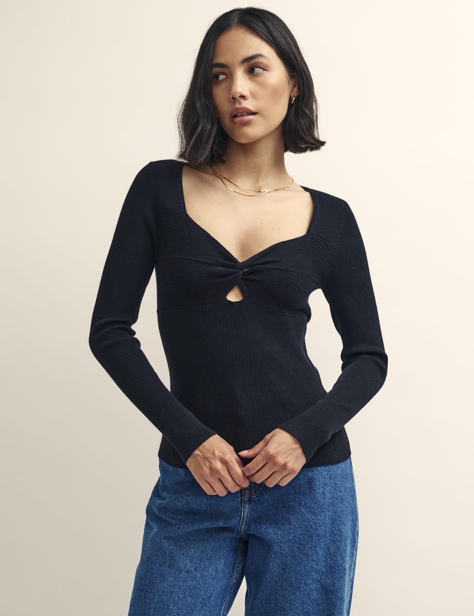 Black Sweetheart Twist Front Knitted Top