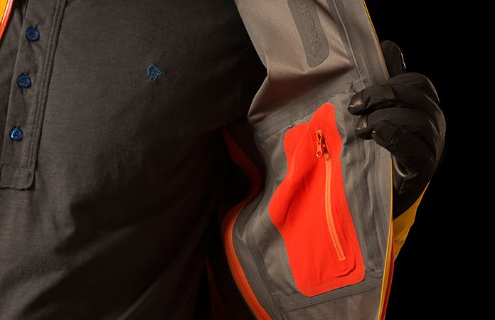 Norrøna lyngen driflex3 jacket - Inside pocket and powder skirt
