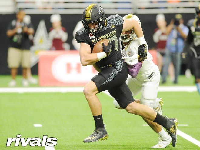 Notre Dame freshman tight end Michael Mayer