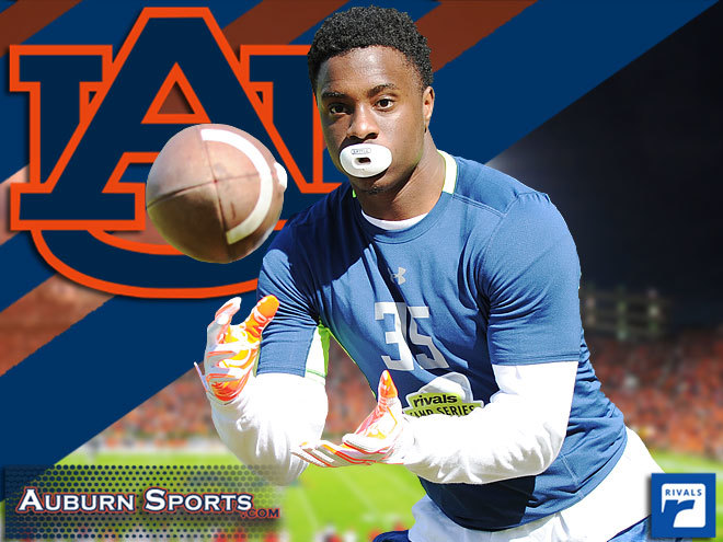 McAdory athlete/cornerback Malcolm Askew committed to Auburn on Saturday.
