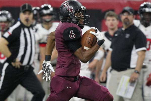 Alex Fontenot helped George Ranch to a 16-0 record and a 5A D1 Texas championship in 2015.