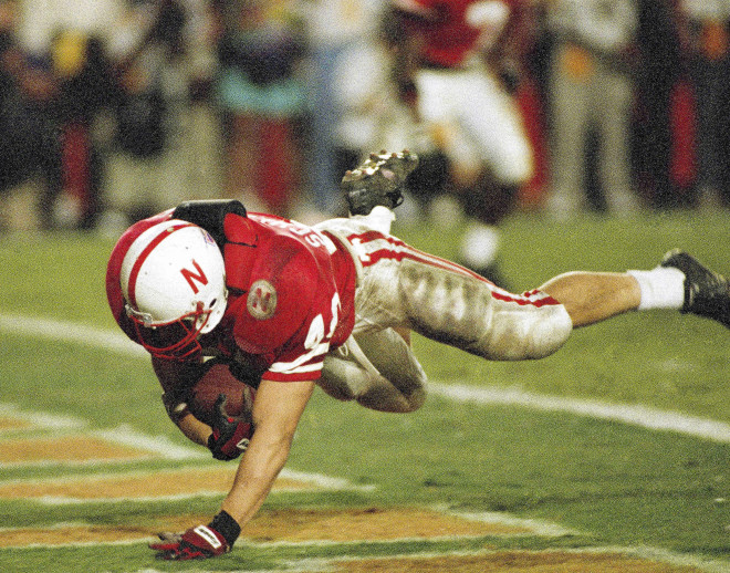 Corey Schlesinger's two touchdowns helped Nebraska overcome a 17-9 fourth quarter deficit.