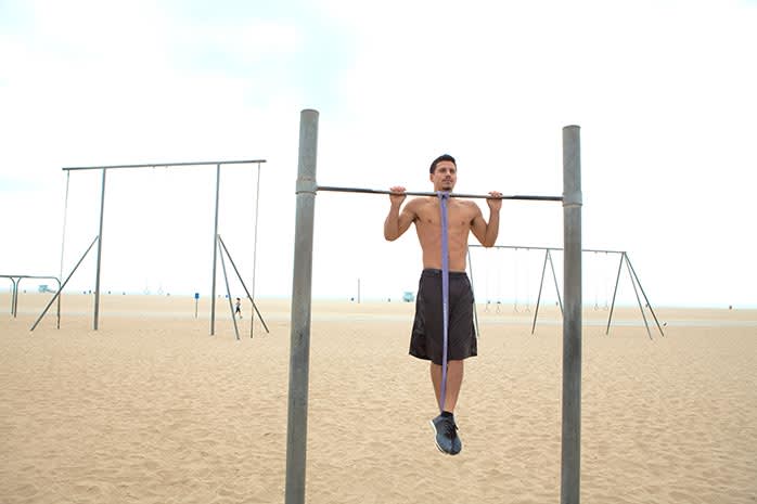 Assisted Pullups: Benefits and 8 Exercises to Try