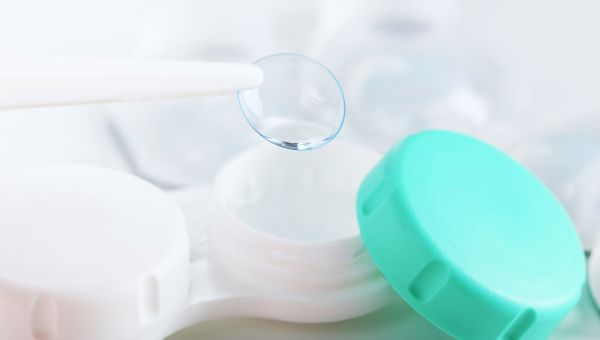 contacts, contact case, cleaning contacts