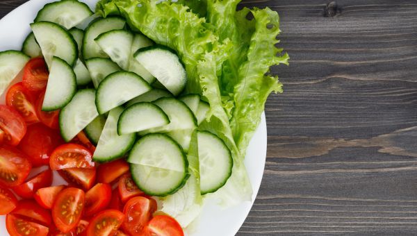 vegetable plate, cucumber, tomato