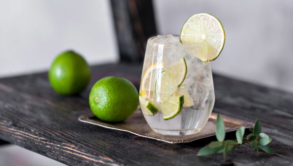 tonic, drink, vodka, lime, seltzer, soda water