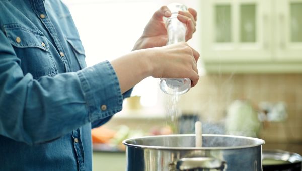 using a salt grinder