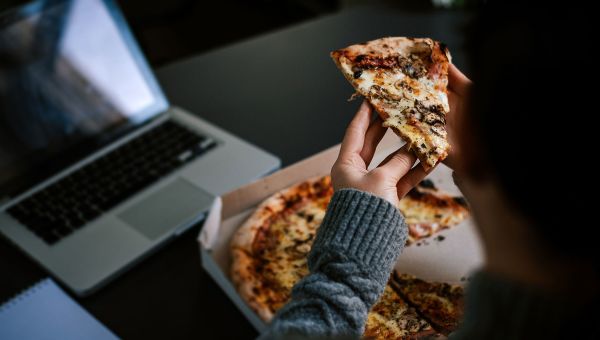 6 Ways To Curb Your Late-Night Cravings | Diet-Nutrition - Sharecare