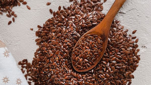 a spoonful of flax seeds