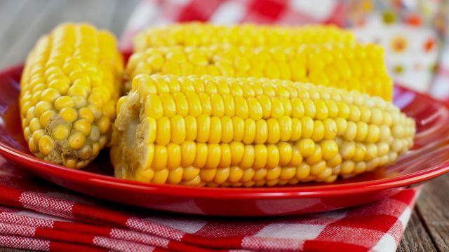Corn on the cob on a plate