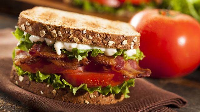 blt sandwich, bacon, lettuce and tomato