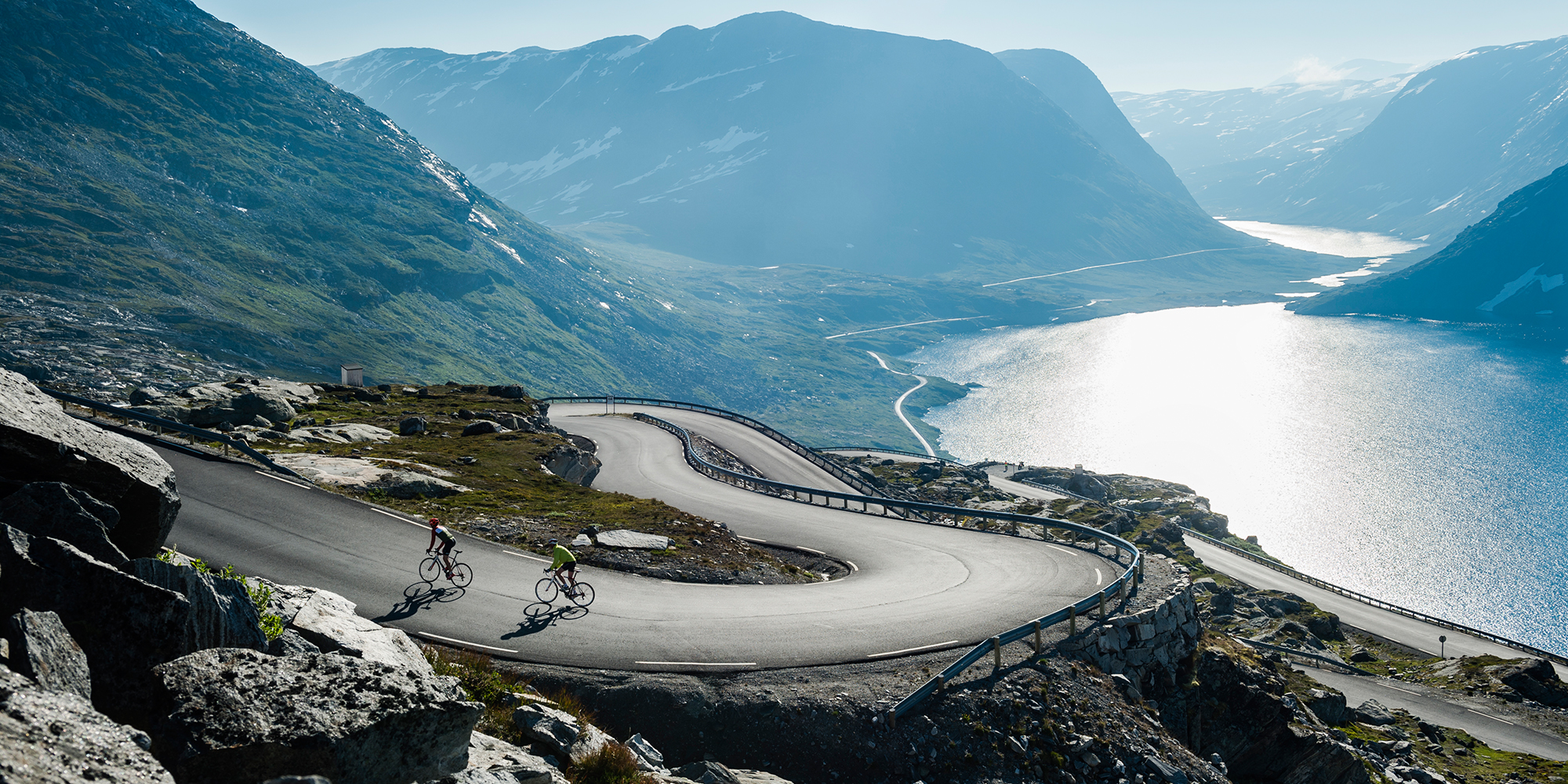 road-cycling-geirangerfjord-norway-2-1_70f1a01e-c7c9-4d44-a1fc-10161193fdc8.jpg