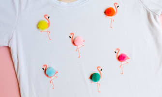 DIY T-Shirt med Flamingo og Pom-Poms
