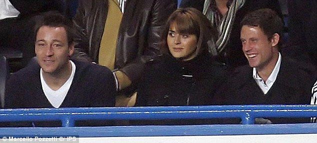10 NĂM NHÌN LẠI: SCANDAL “XƠI” VỢ BẠN CỦA JOHN TERRY VÀ NHỮNG ĐIỀU CHƯA KỂ