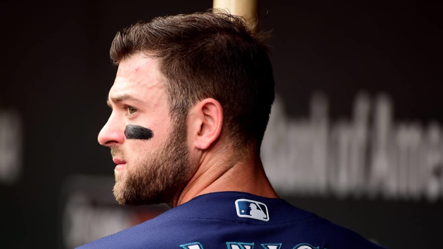 Mariners require 'substantial offer' to move Mitch Haniger